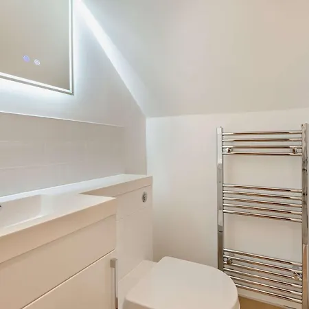 Holiday home 9 Bed In Sz238 *