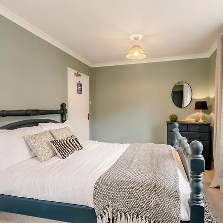 Holiday home 9 Bed In Sz238