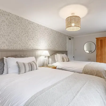 9 Bed In Sz238